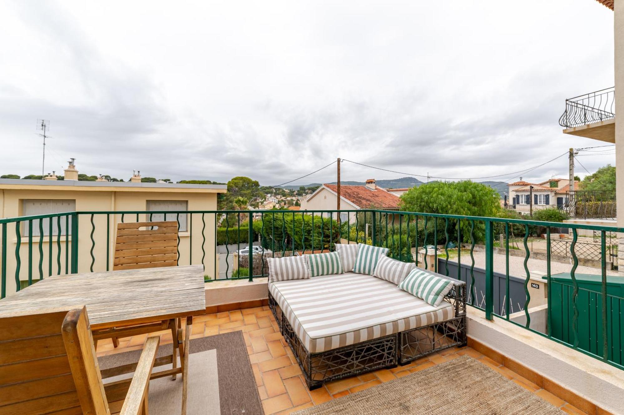 Cocon Comfortable Vue Mer, Clim Et Parking Sanary-sur-Mer Exterior photo