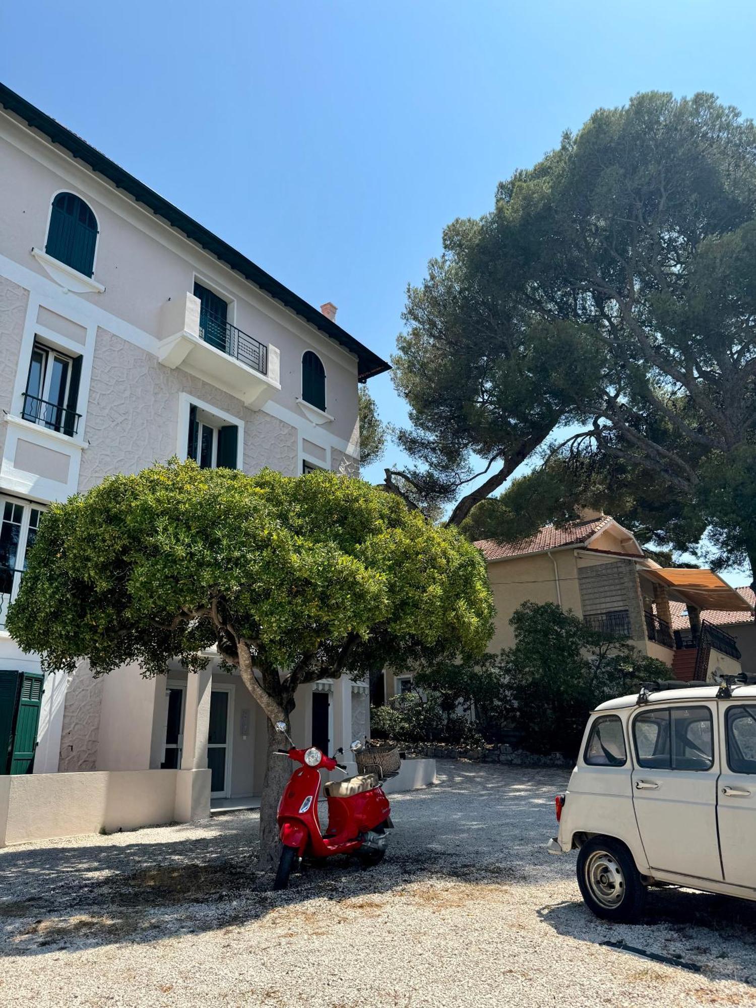 Cocon Comfortable Vue Mer, Clim Et Parking Sanary-sur-Mer Exterior photo